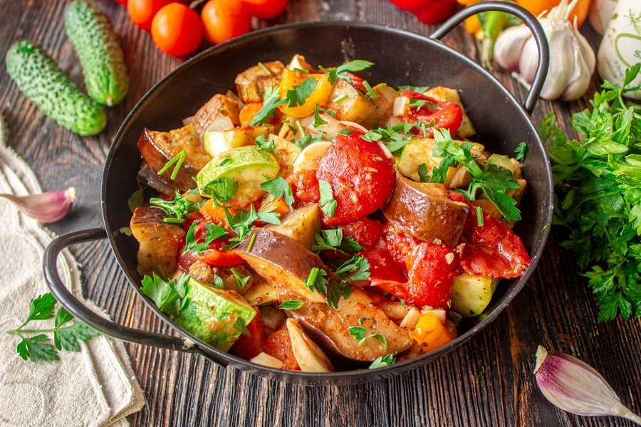 Тушеная капуста с мясом и овощами — пошаговый рецепт с фото