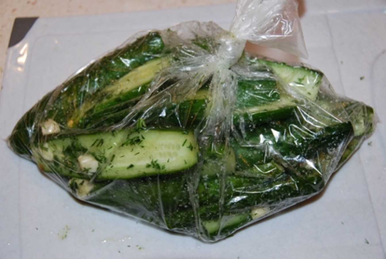 Малосольные огурцы в пакете – рецепты быстрого приготовления хрустящих малосольных огурцов