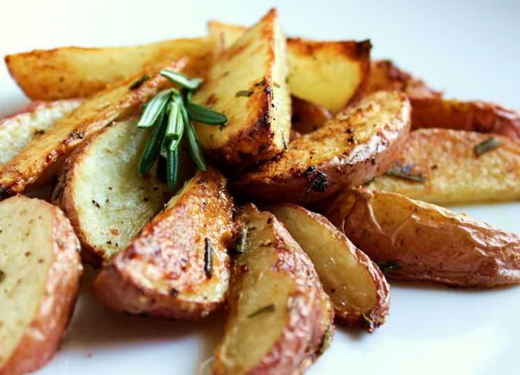 Что приготовить из молодой картошки? вкусные, оригинальные рецепты
