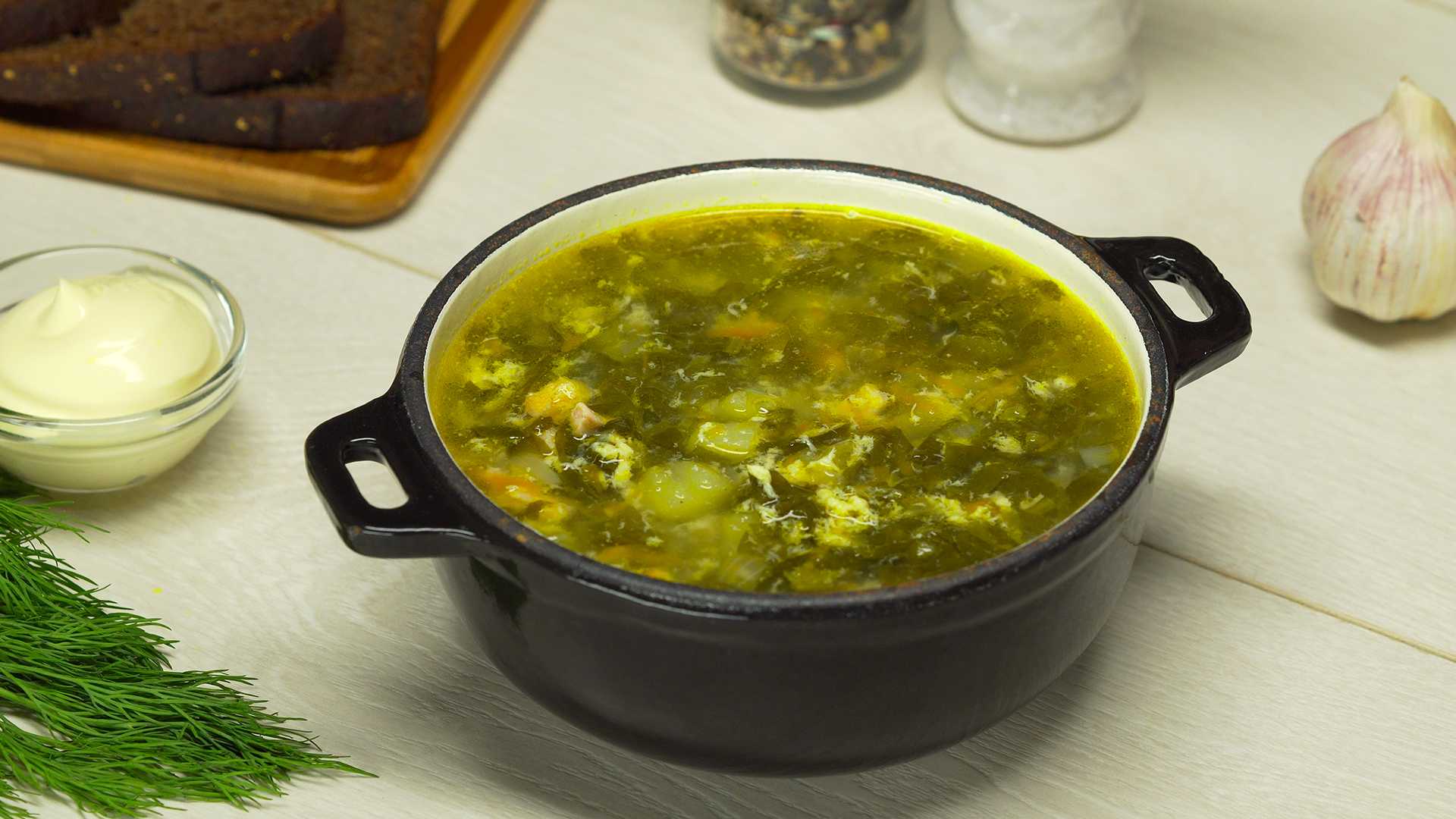 Зелёные щи со щавелем и яйцом - 5 рецептов супа из свежего щавеля