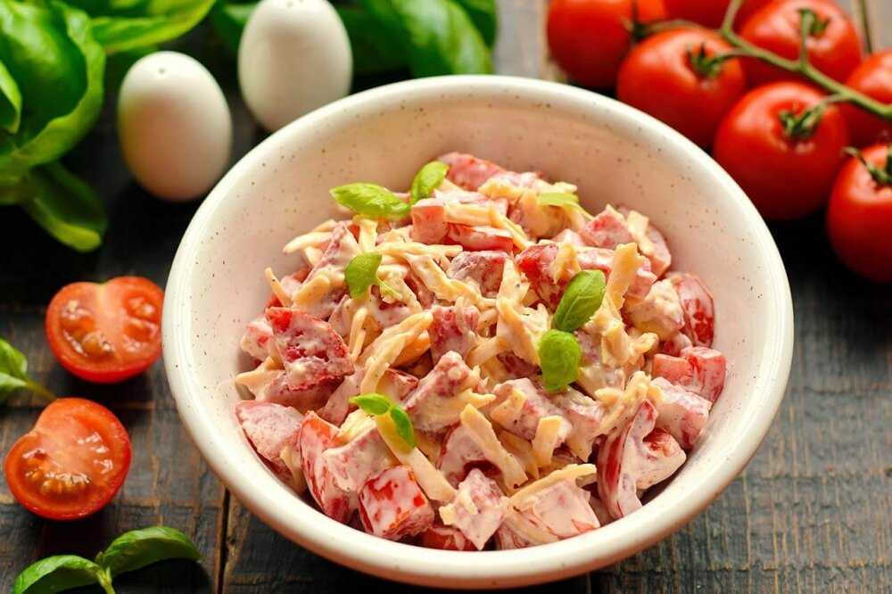 Салат с капустой и колбасой: очень вкусные пошаговые рецепты