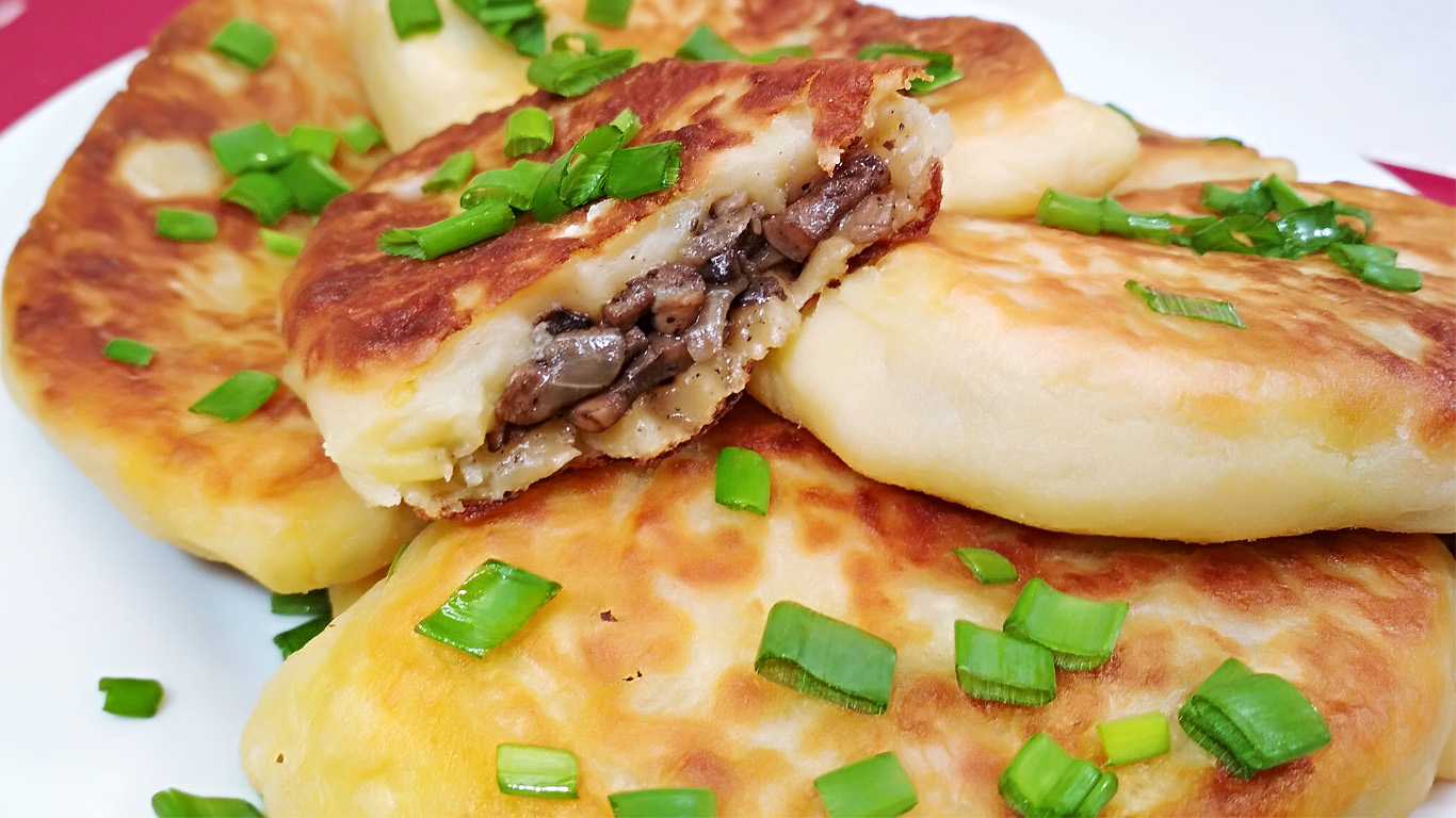 Жареная картошка с белыми грибами на сковороде: проверенные рецепты