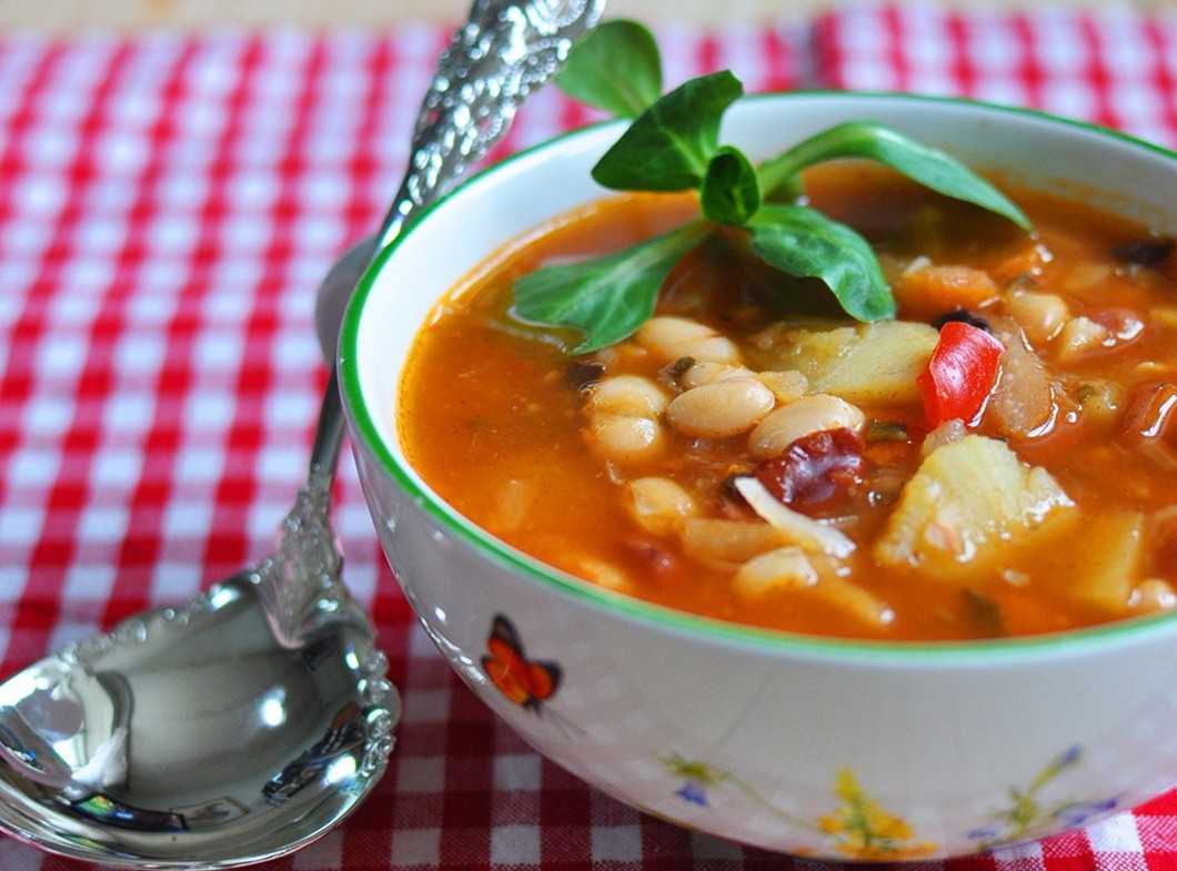 Суп с фасолью - рецепт приготовления из белых, красных или консервированных бобов вкусного блюда с фото