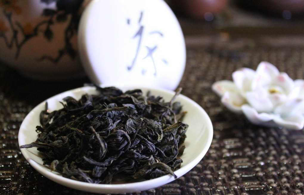 Да хун пао (большой красный халат): свойства чая, чем полезен, действие, эффект, как правильно заварить, противопоказания
