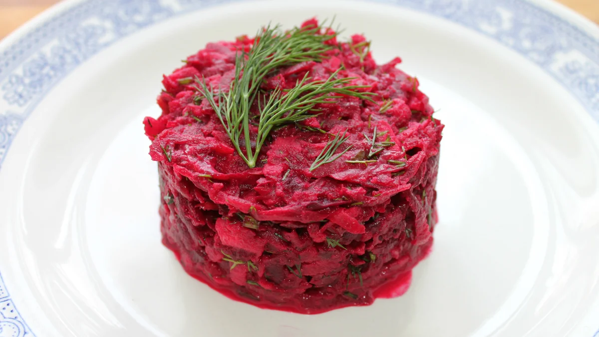 Салат из вареной свеклы - простые и вкусные рецепты приготовления диетического блюда с фото