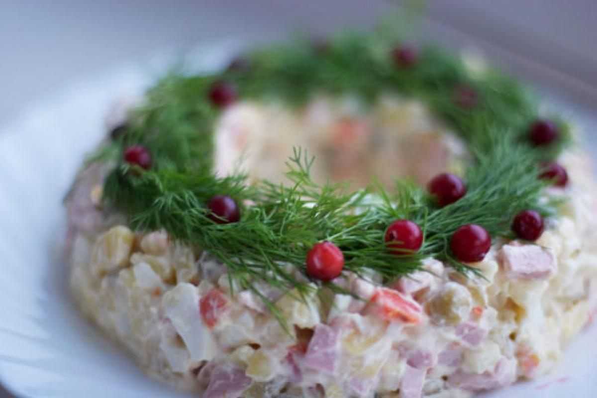 Новогодние салаты - 15 очень вкусных и простых рецептов