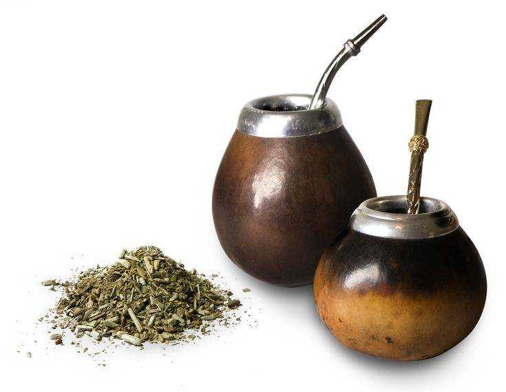 Калебас из тыквы-горлянки - традиционный сосуд для заваривания и питья парагвайского чая