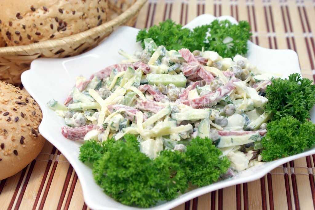 Салат с куриной печенью - 10 вкусных рецептов с пошаговыми фото