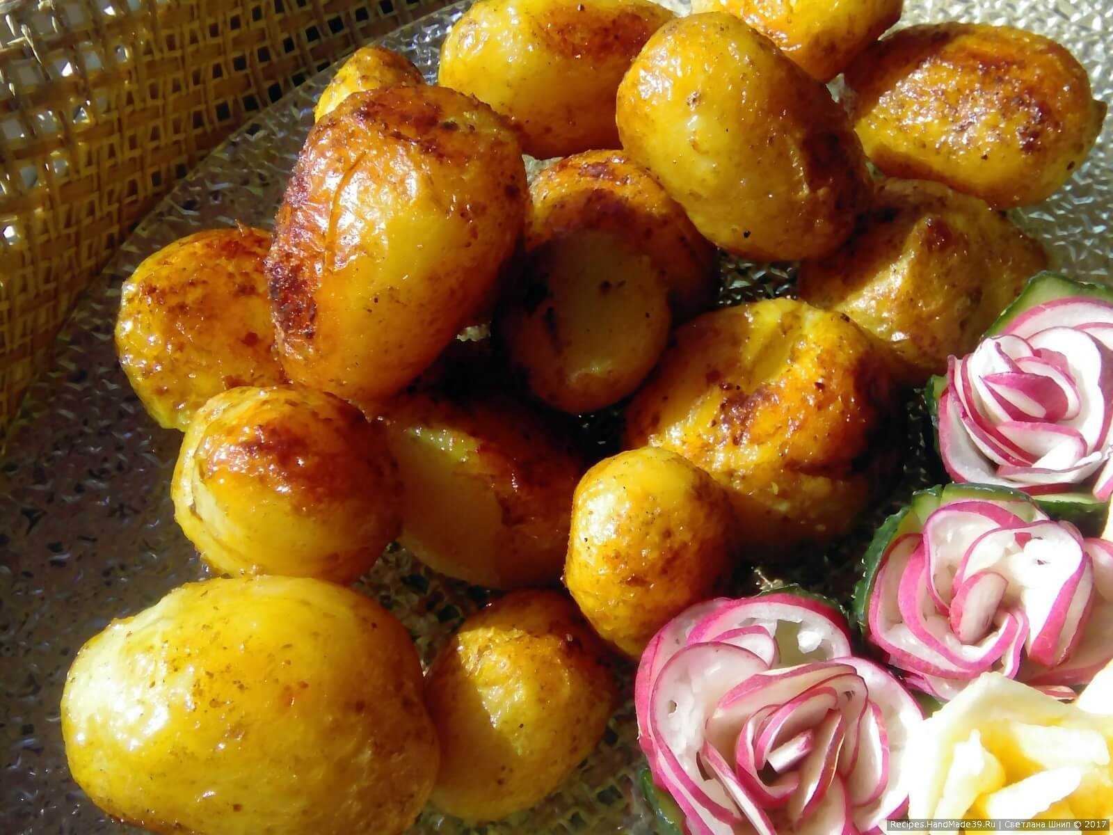 Печёная картошка в духовке в мундире