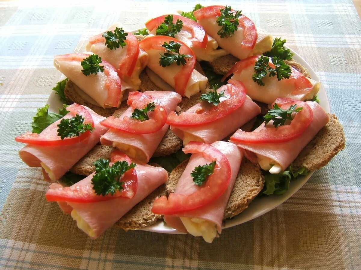 Бутерброды с красной рыбой — рецепты с фото, оформление для праздничного стола