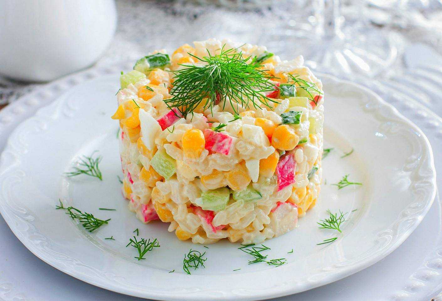 Салат из крабовых палочек классический - популярное блюдо: рецепт с фото и видео