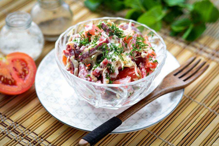 Оливье с колбасой: 7 очень вкусных салатов по классическим рецептам