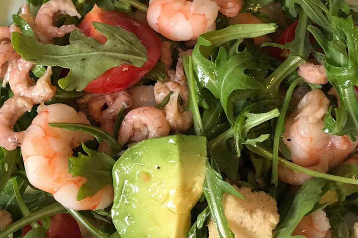 Постный салат с креветками: топ-4 рецепта, секреты поваров