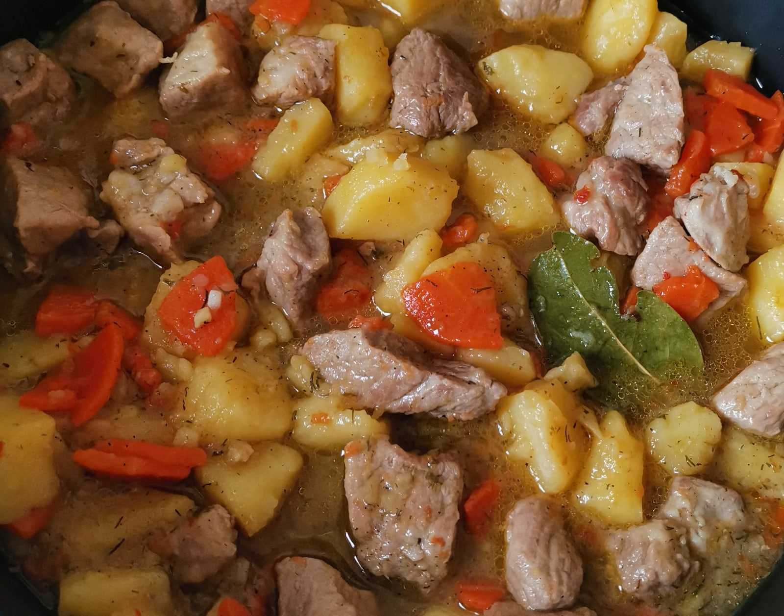 Жаркое из свинины — способы приготовления сытного зимнего блюда: рецепт с фото