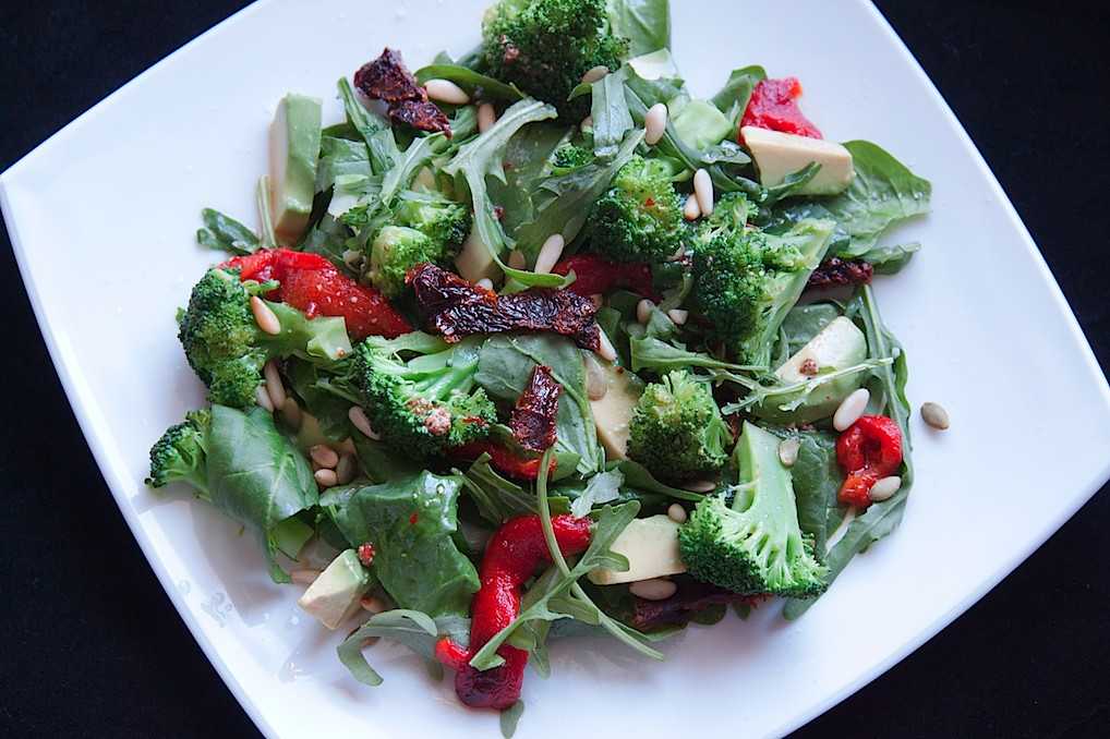 15 действительно вкусных салатов с брокколи
