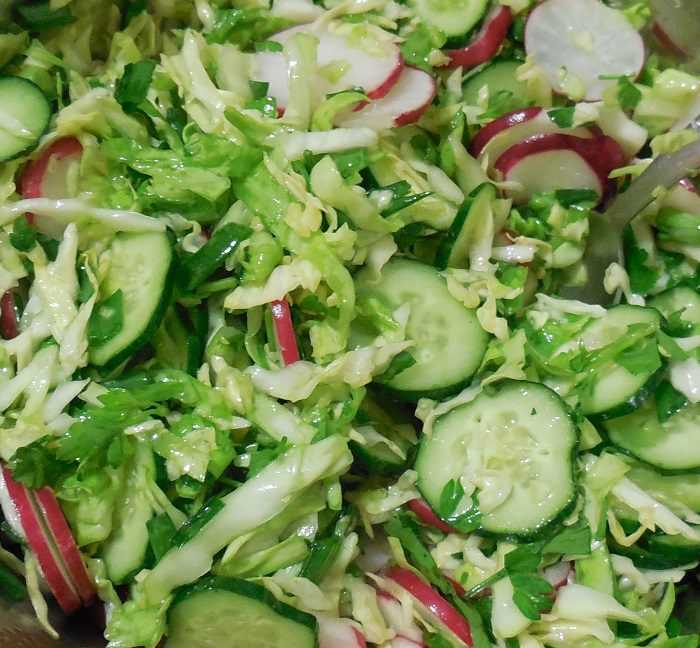 Салат из капусты на зиму в банках - 10 очень вкусных рецептов