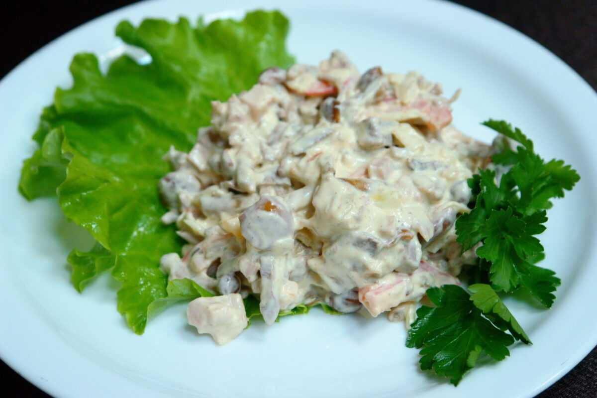 Слоеный салат с курицей и грибами 8 рецептов от шеф повара - грибы собираем