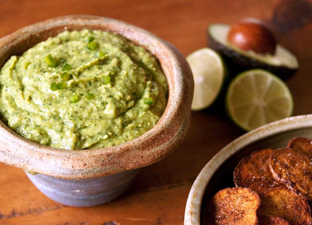 Соус гуакамоле из авокадо: топ-3 лучших рецептов