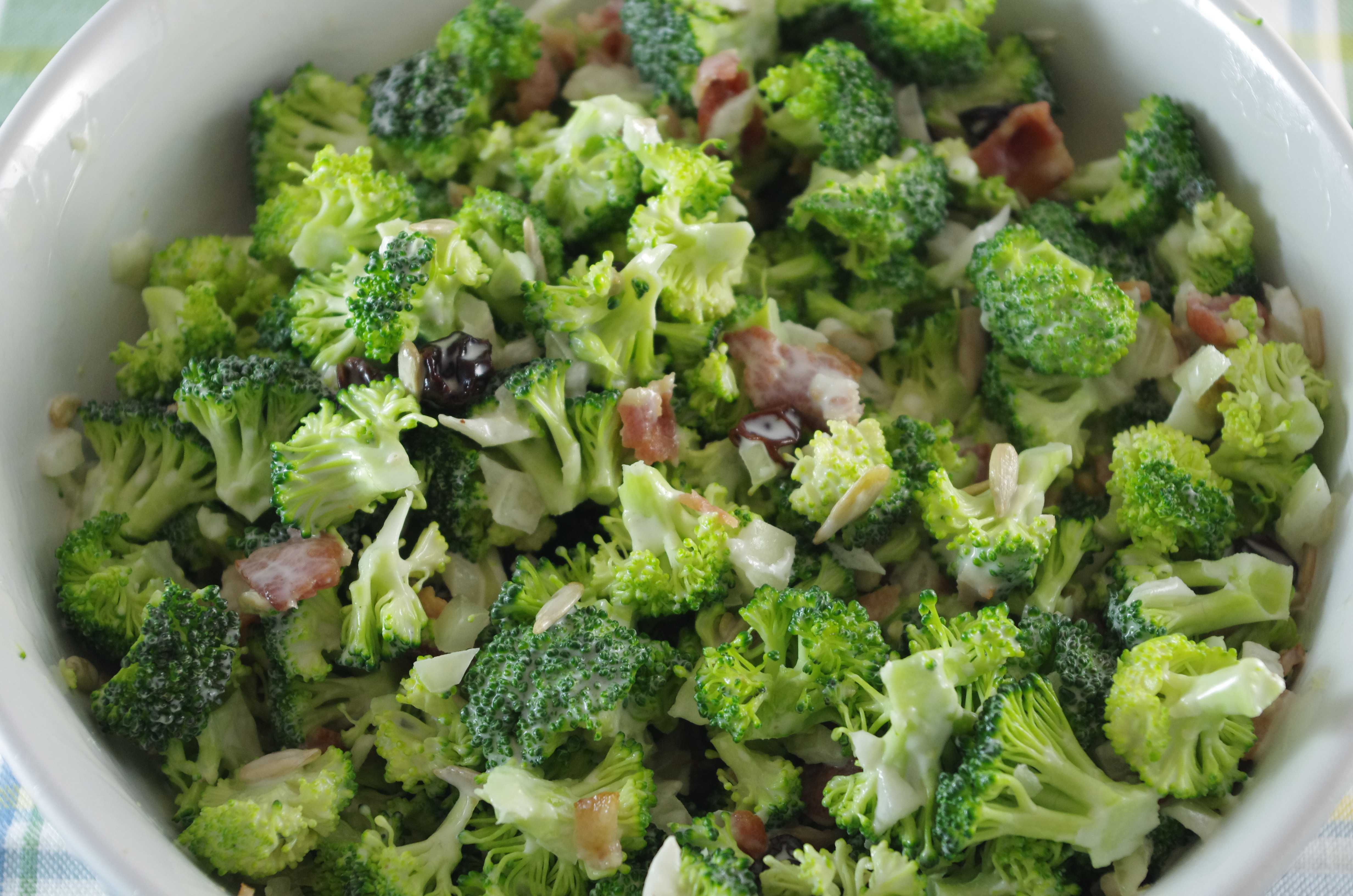 Салат с брокколи: рецепты с фото пошагово