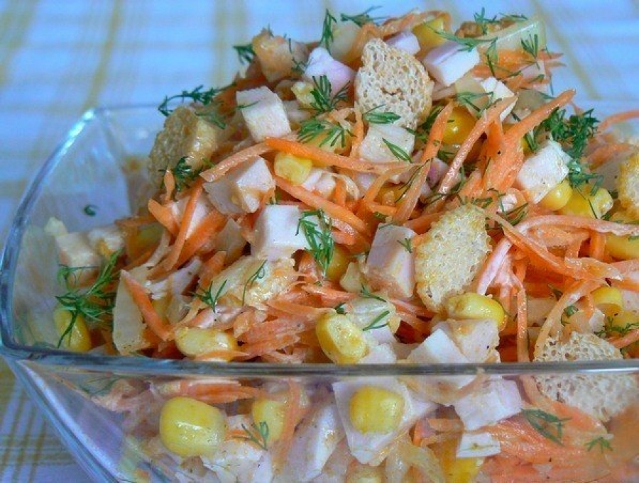 Салаты с корейской морковью, мясом и овощами