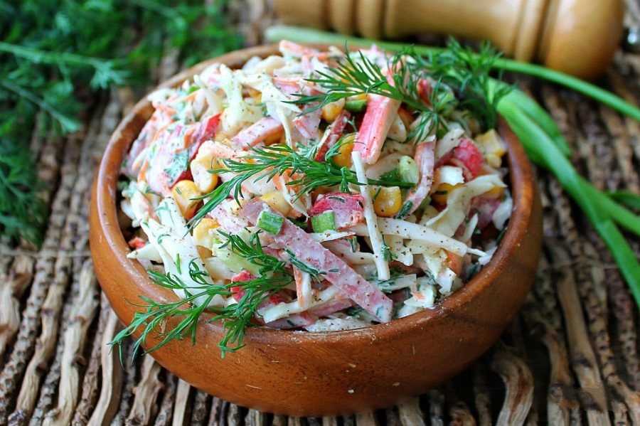 Салат с копченой колбасой: 7 рецептов с фото. обязательно приготовьте!