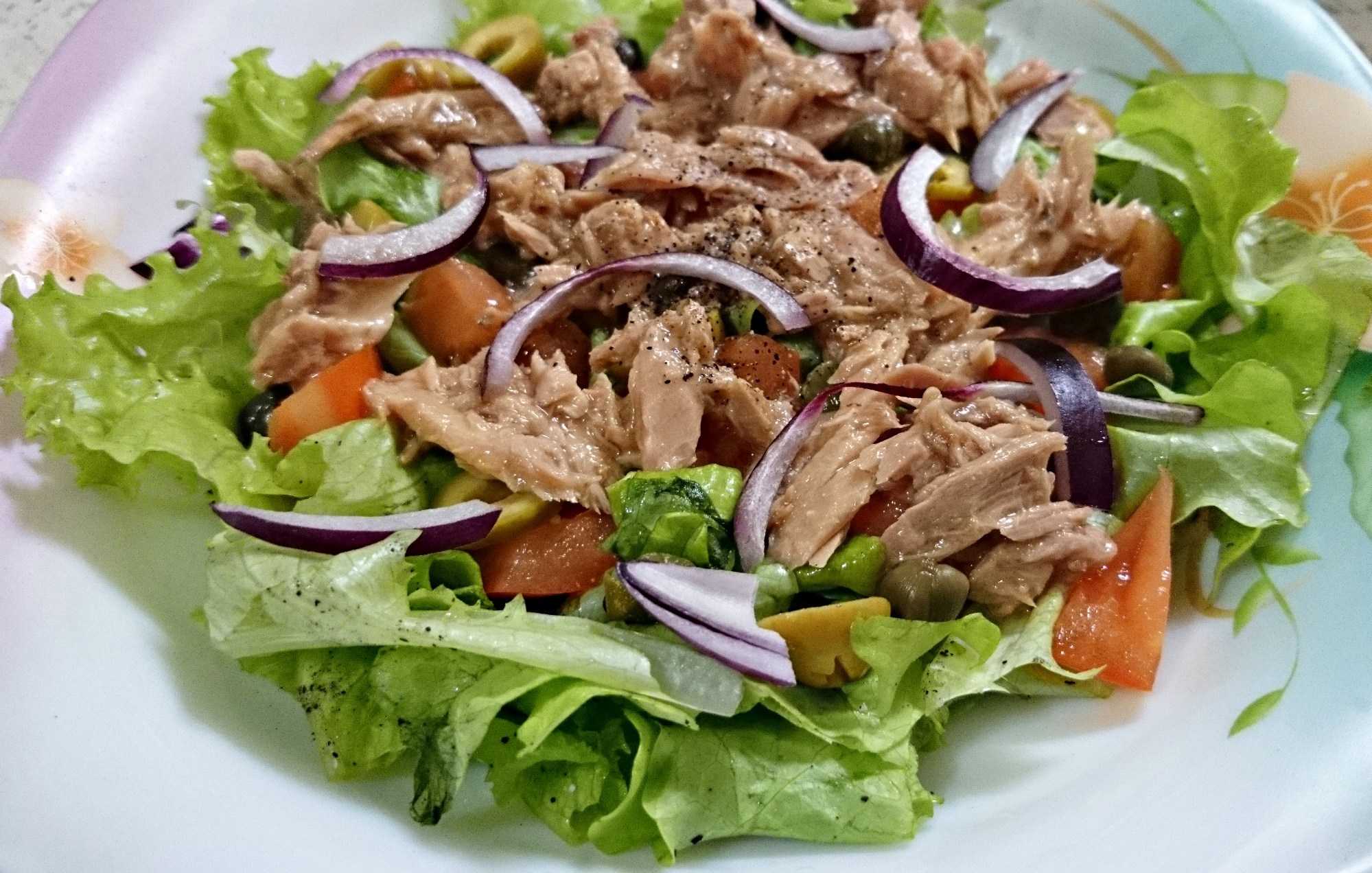 Рецепты салатов с тунцом консервированным с фото пошагово простые и вкусные