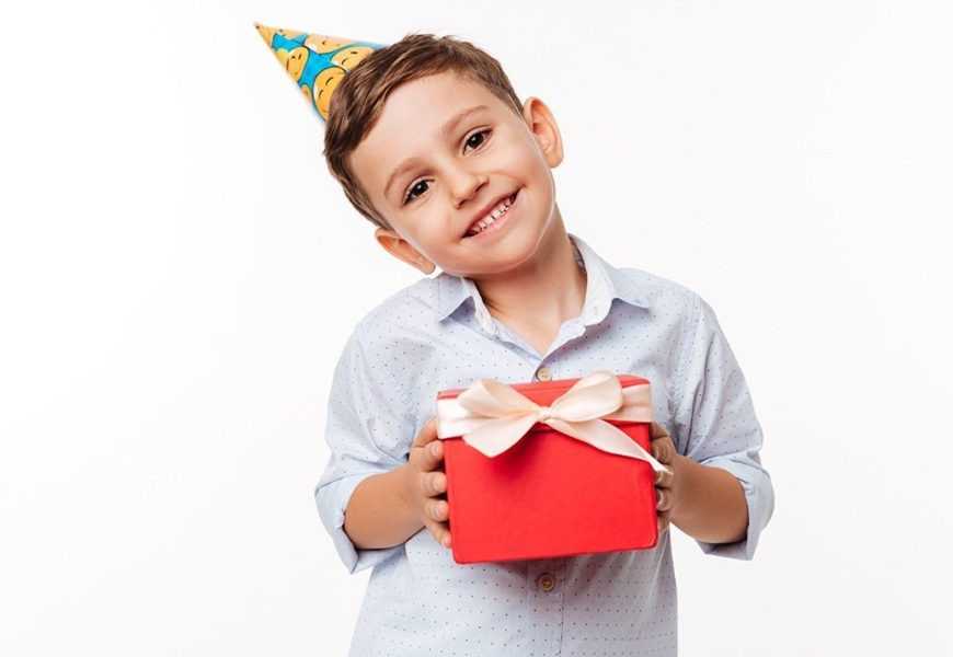 Что можно подарить мальчику на 4 года – 38 идей