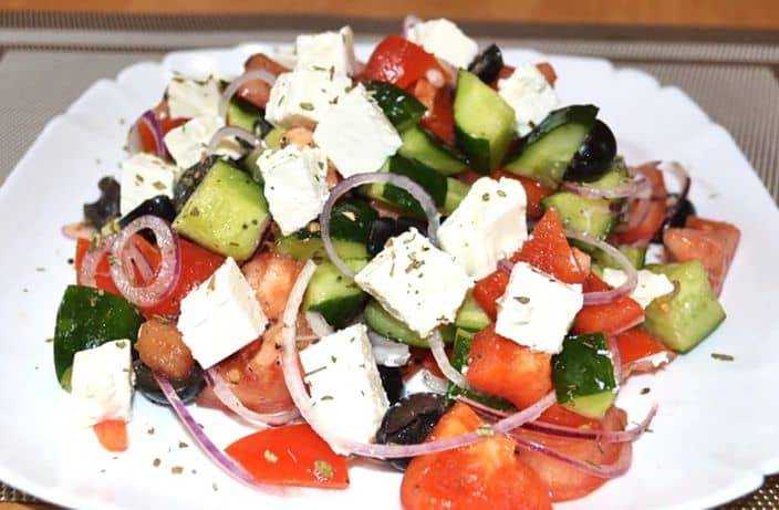 Греческий салат – топ-5 классических рецептов: с фетой, фетаксой или брынзой