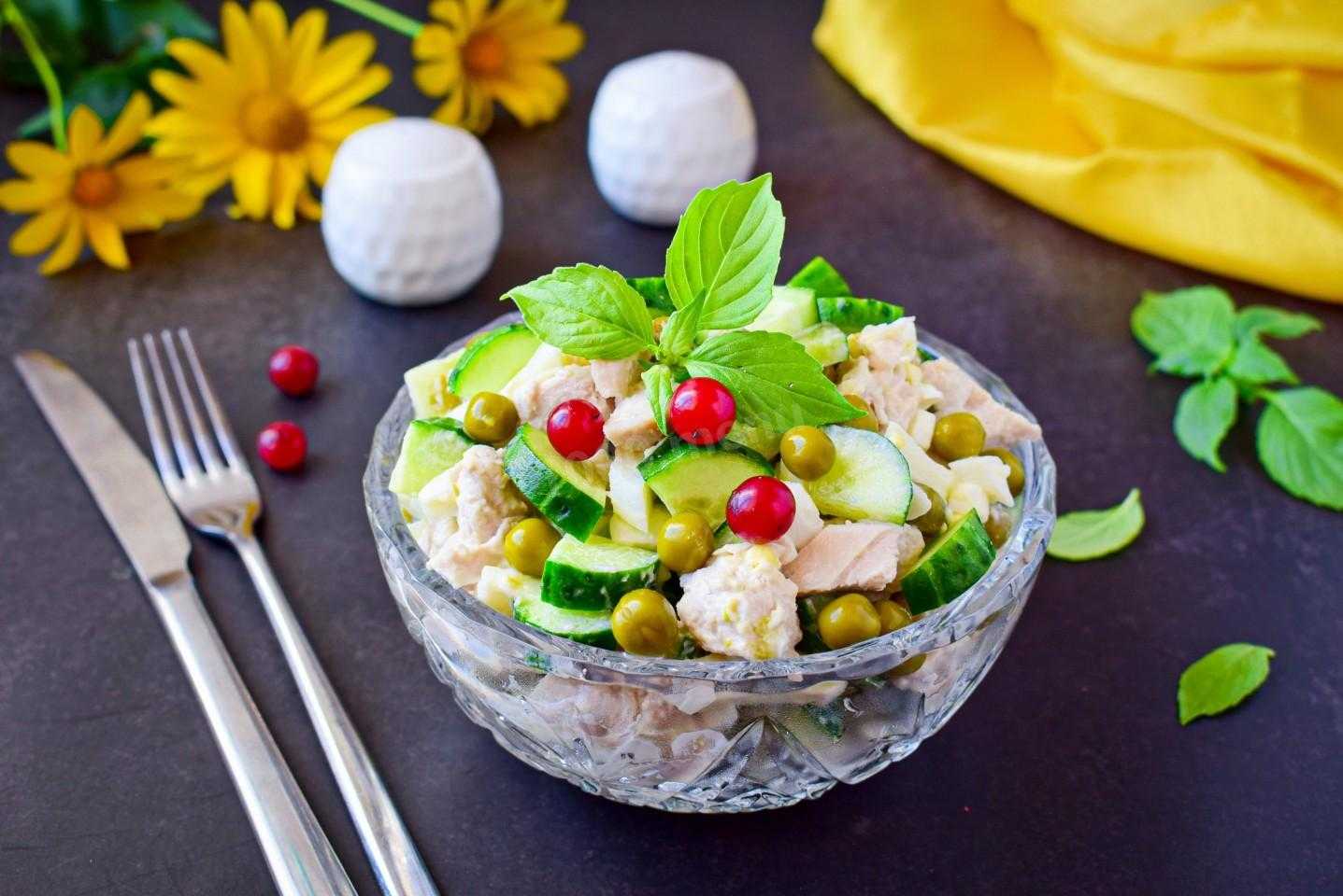 Салат с сухариками — 20 очень вкусных рецептов приготовления