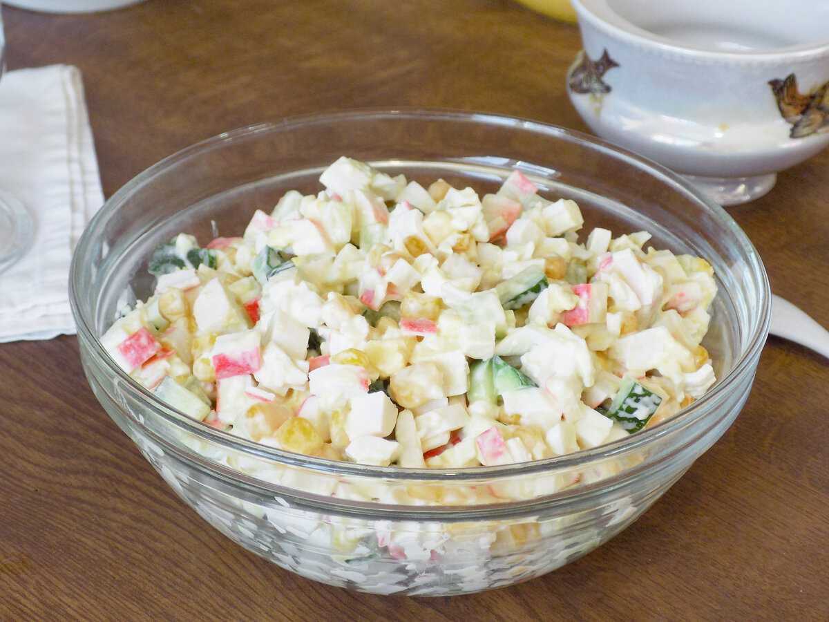 Салат из кукурузы и крабовых палочек рецепт