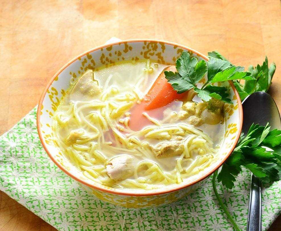 Как сварить суп из консервированной сайры с картошкой по простым и вкусным рецептам