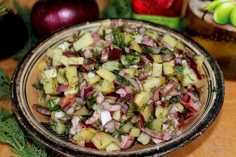 Салат с курицей и солеными огурцами — 10 потрясающих рецептов