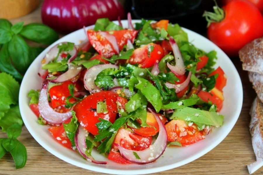 Самые вкусные салаты из помидоров: рецепты