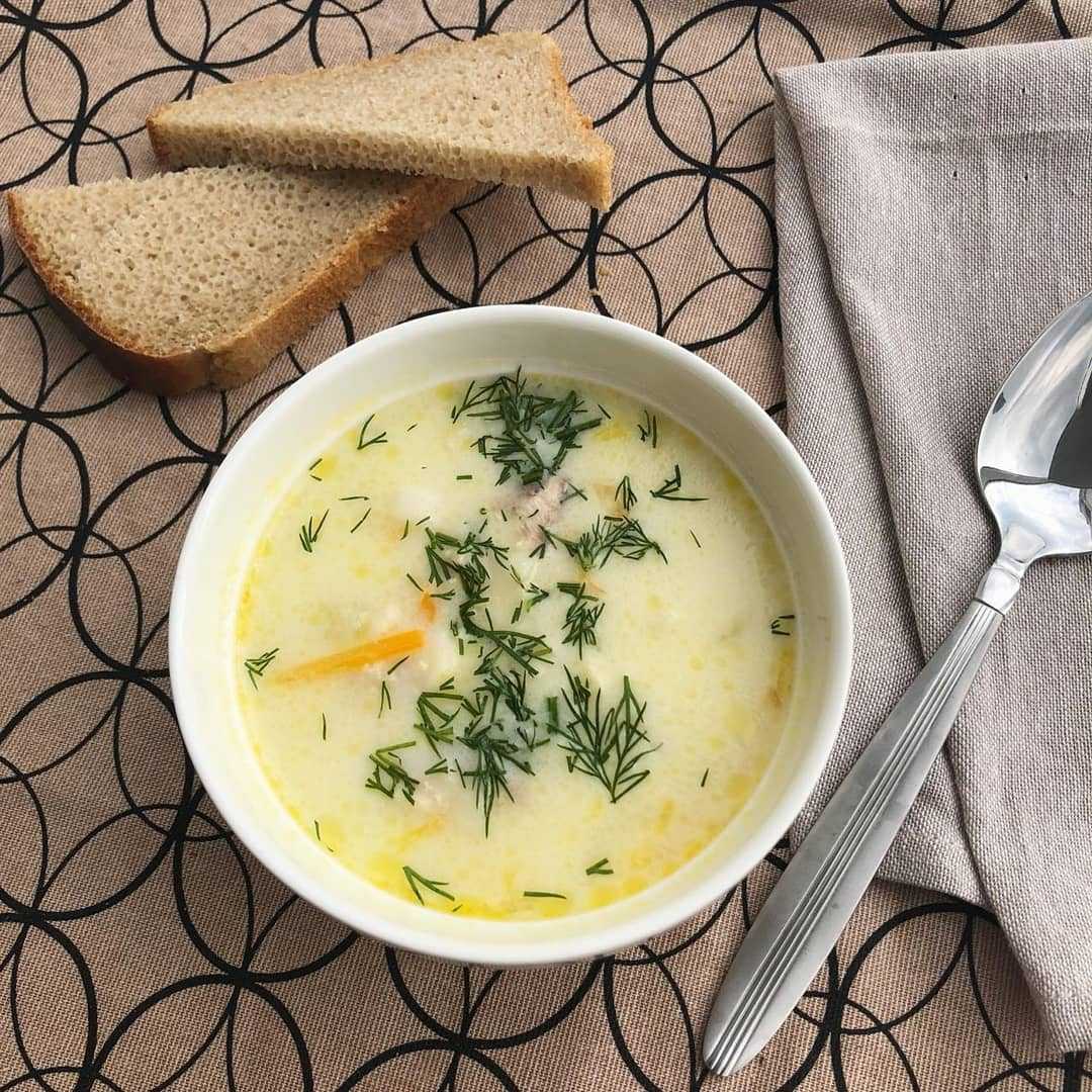 Рассказываем 12 вкусных и простых рецептов сырного супа из плавленных сырков Нежная консистенция, сливочный вкус в сочетании с мясом, рыбой или овощами подарят истинное удовольствие