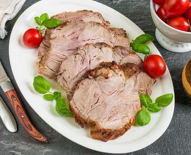 Свинина запечённая в духовке — простые и вкусные рецепты запечённого мяса