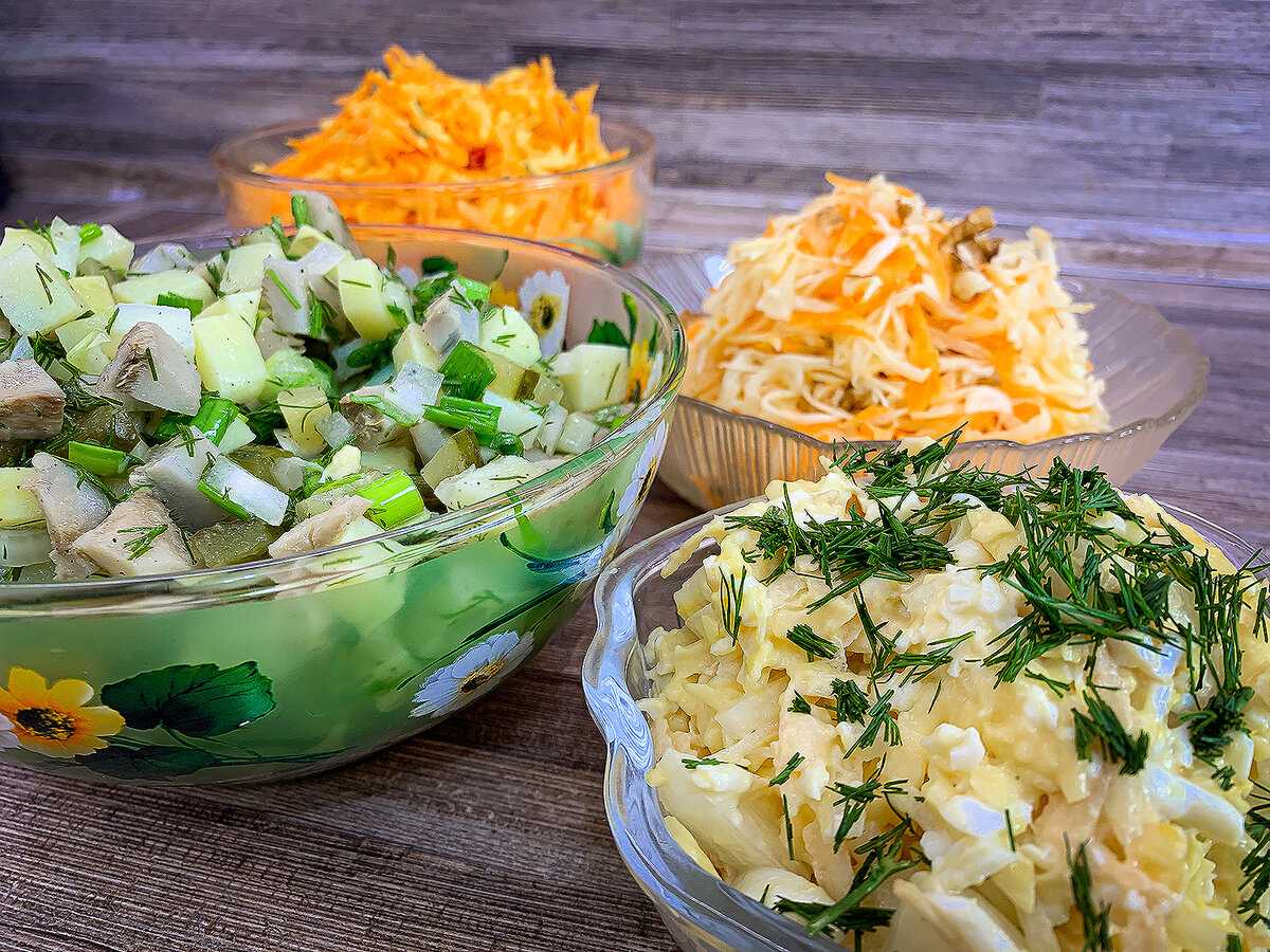 Чтобы приготовить вкусный и сытный салат, вовсе не обязательно покупать дорогостоящие продукты Рассказываем 10 пошаговых рецептов салатов из куриной печени на праздничный стол или на каждый день