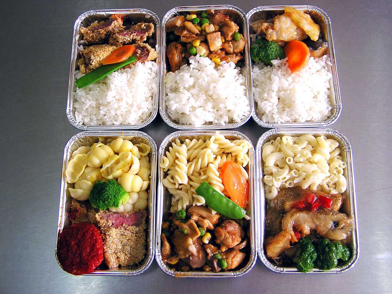 Простые обеды на каждый день. Готовые обеды. Питание. Домашняя еда в контейнерах. Диетическая еда в контейнерах.