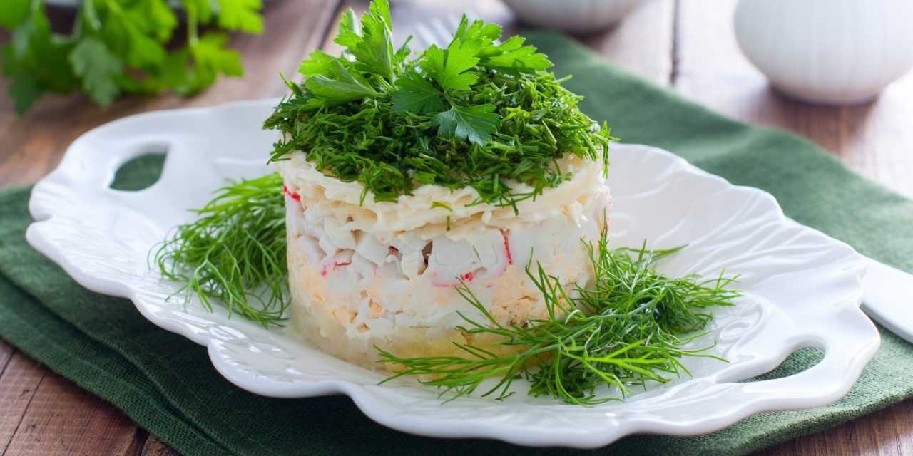 Самые вкусные салаты с крабовыми палочками - топ-8 рецептов с фото пошагово