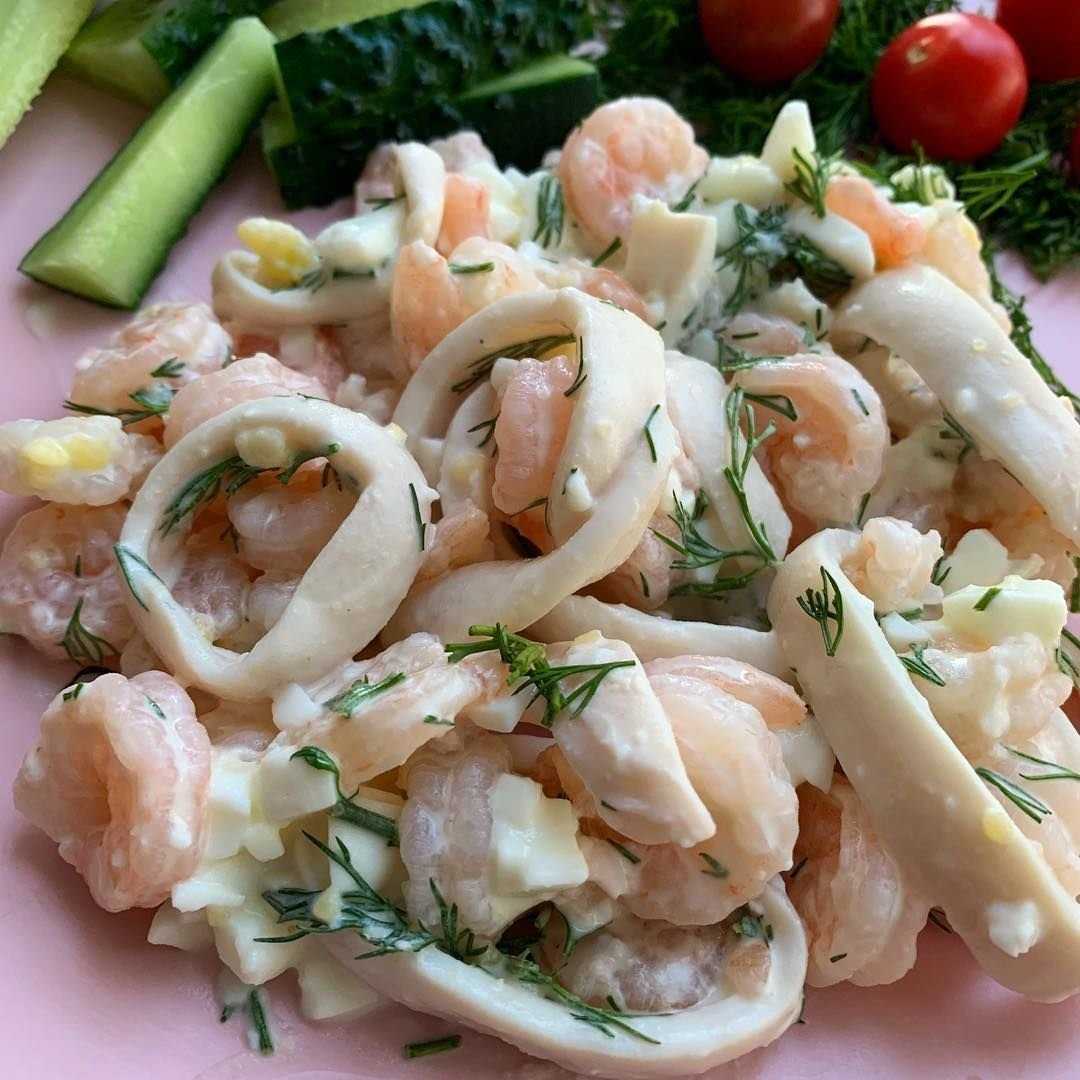 12 простых салатов с кальмарами 2022: пошаговые рецепты с фото, самые вкусные