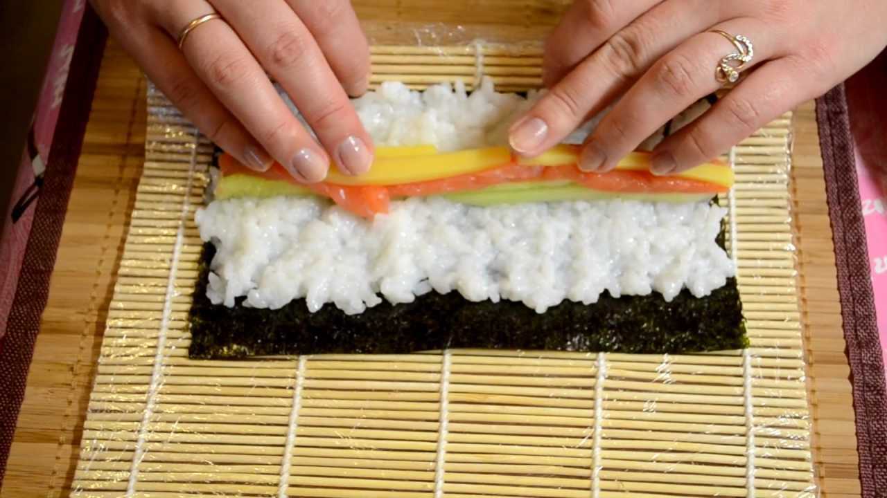 Делаем катсцену. Ролыв домашних условиях. Приготовление суши. Какделвть суши. Как делать суши.