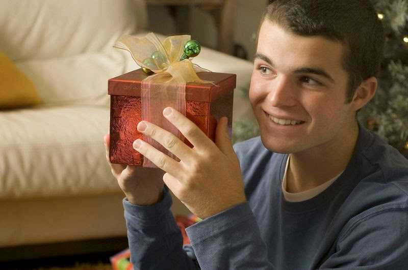 86 идей, что подарить подростку на день рождения + список подарков и советы