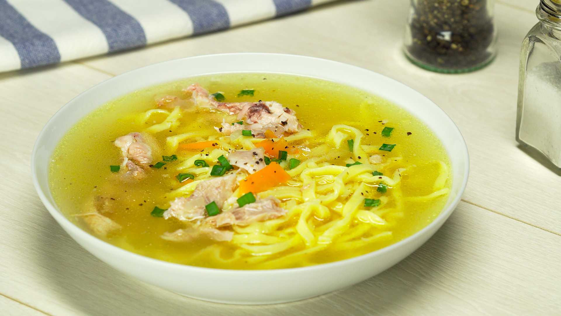 Пошаговый рецепт куриного супа с вермишелью и картошкой