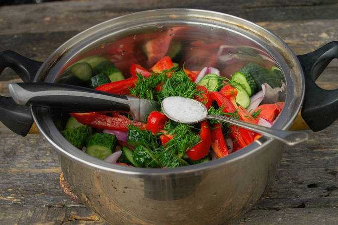 Очень вкусный овощной салат — 9 простых рецептов приготовления