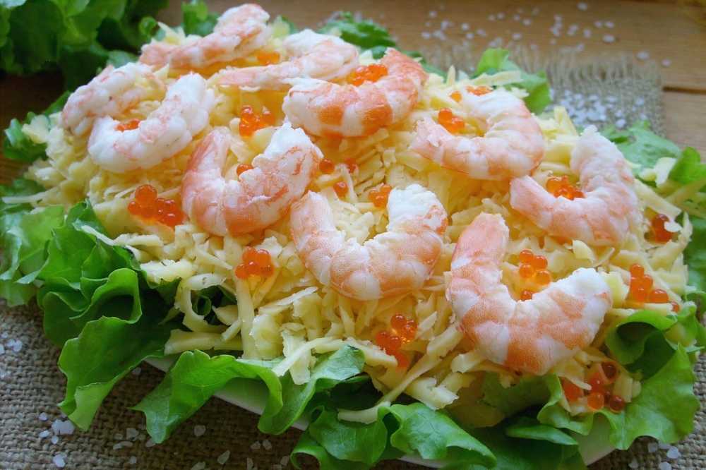 Салат с креветками: топ-4 рецепта, кулинарные советы