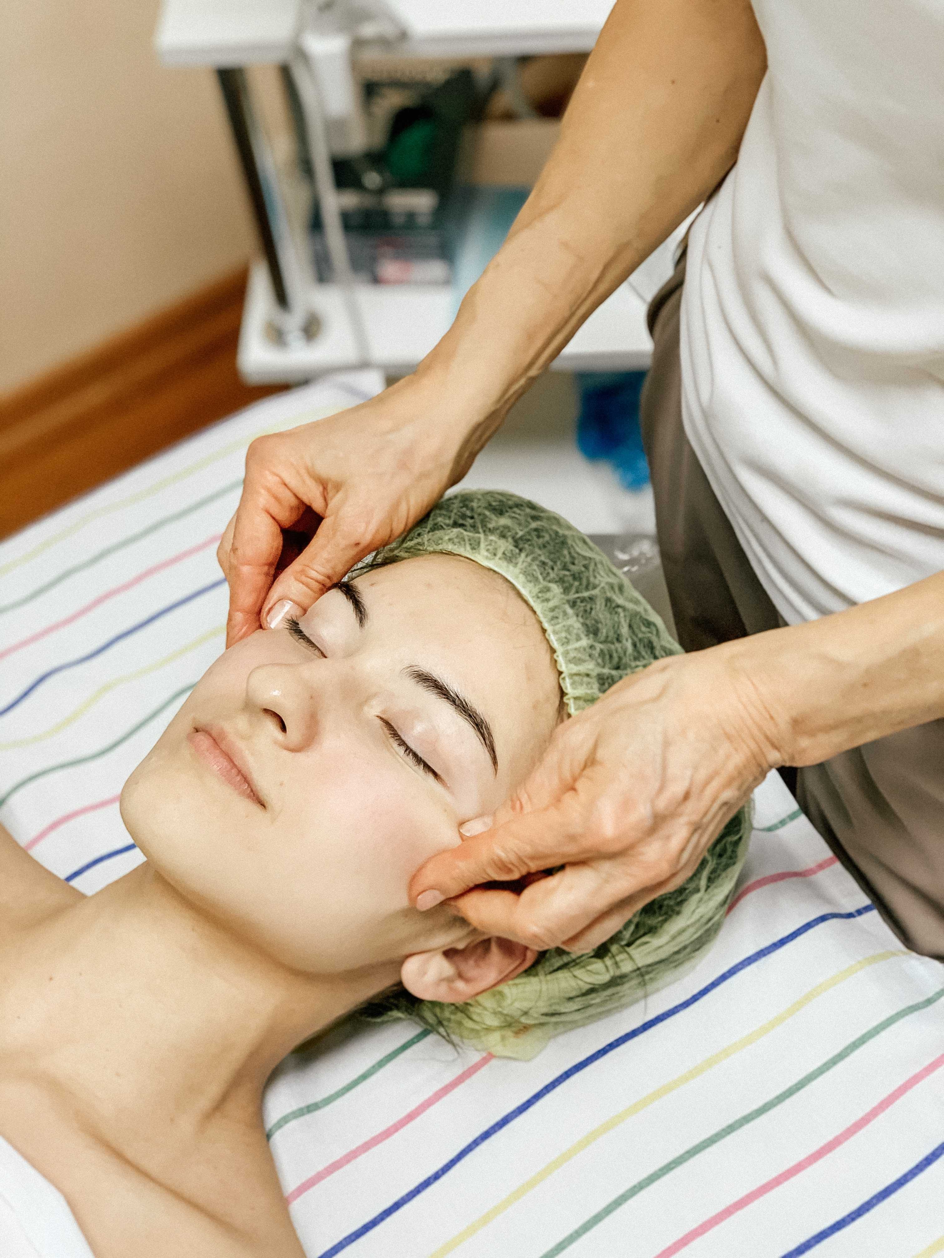 Лимфодренажный массаж: особенности мануальной терапии и методика проведения | услуги клиники «проксима» (г. сочи, адлер)