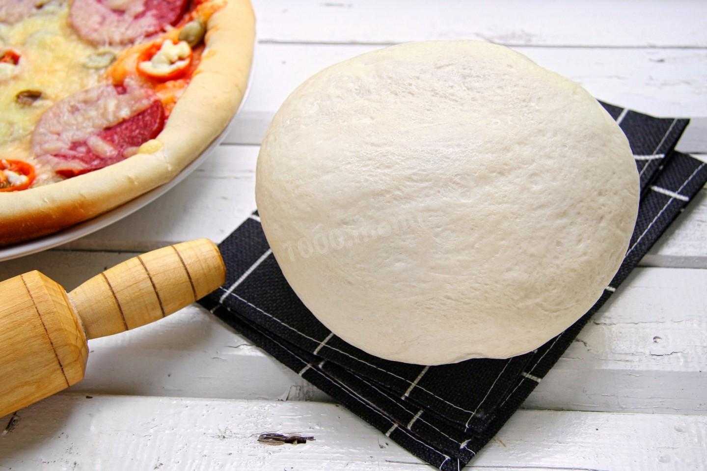 Тесто для пиццы — 10 простых и вкусных рецептов в домашних условиях