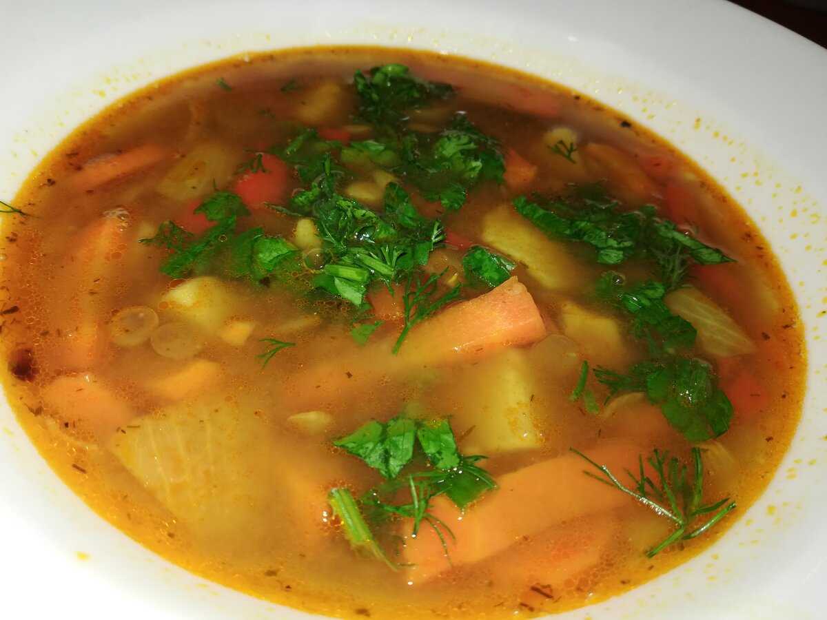 Рецепт супа в постные дни. Картофельный суп чечевичный. Чечевичная похлебка постная. Для супа. Суп с чечевицей и картофелем.