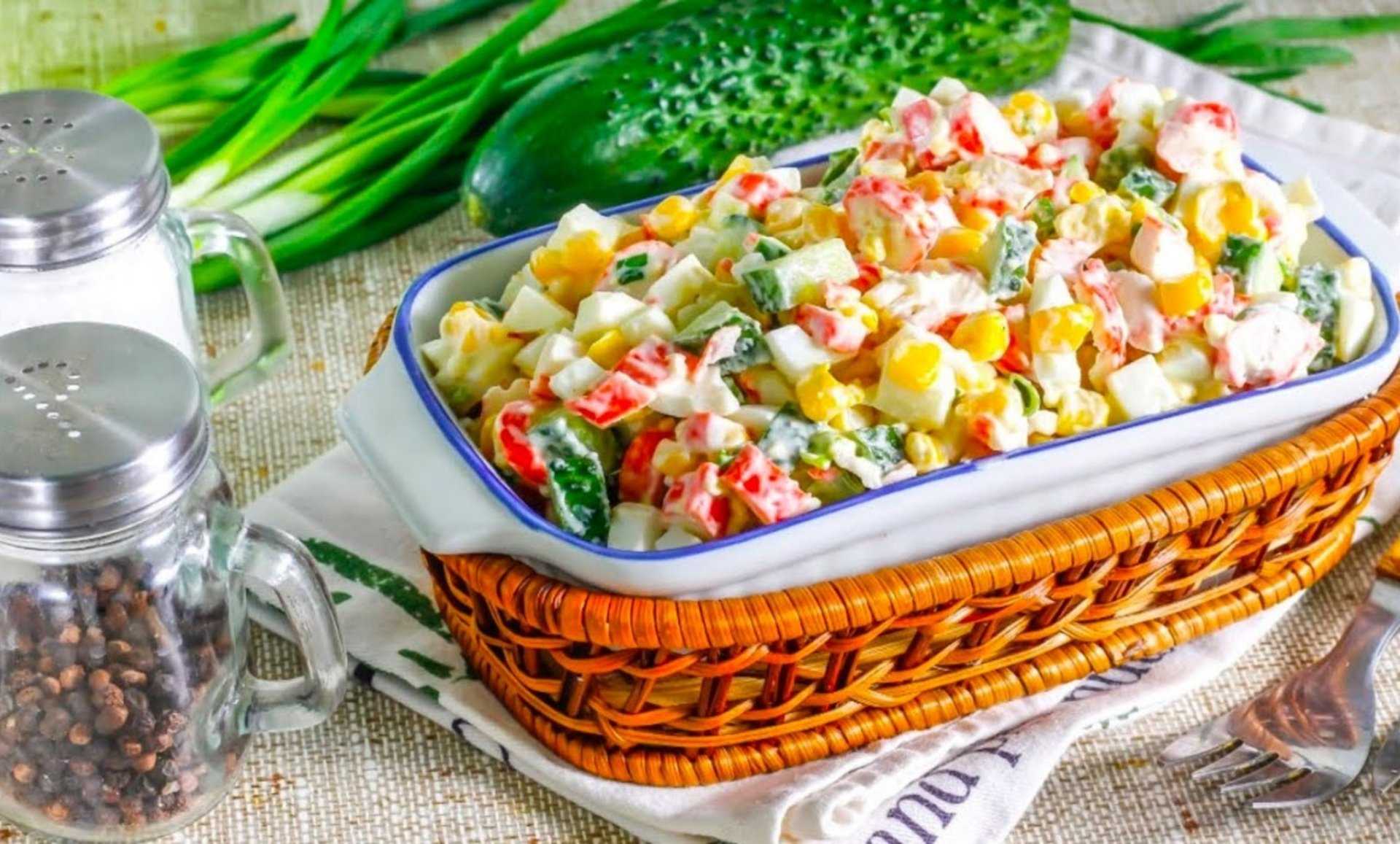 Салат с крабовыми палочками - 6 самых вкусных рецептов с огурцом